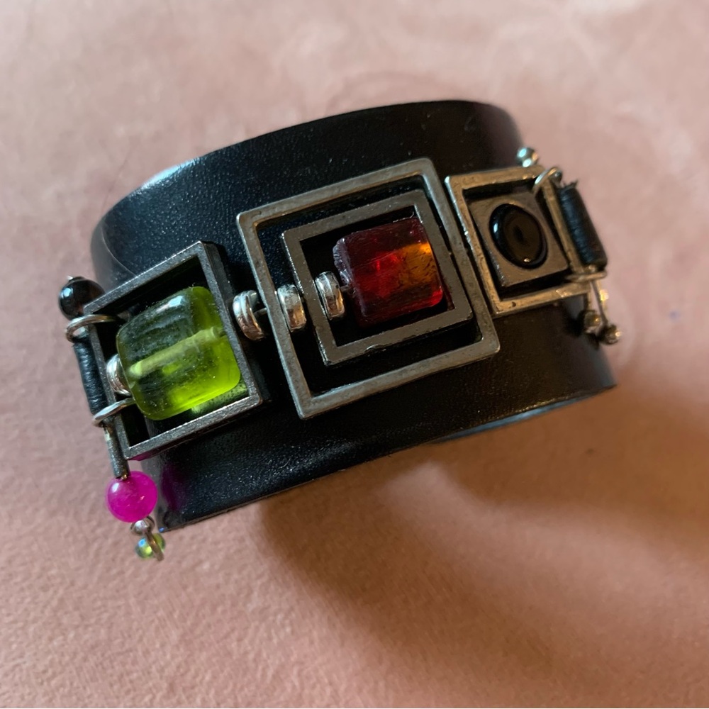Leather and beads bracelet.
